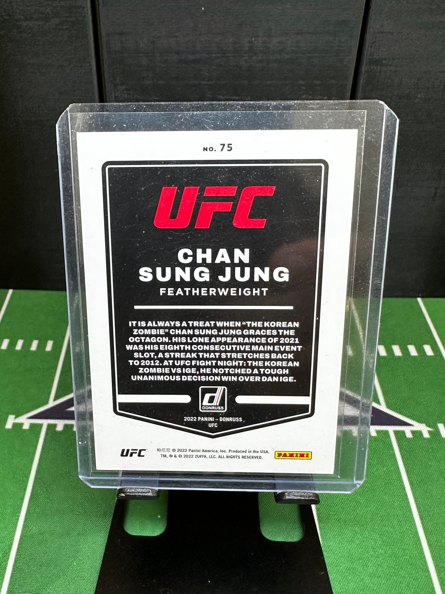 2022 Donruss UFC Chan Sung Jung /49 Blue Laser