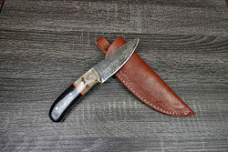 Handmade Damascus Steel Hunting Survival EDC knife Horn Handle, Leather Sheath