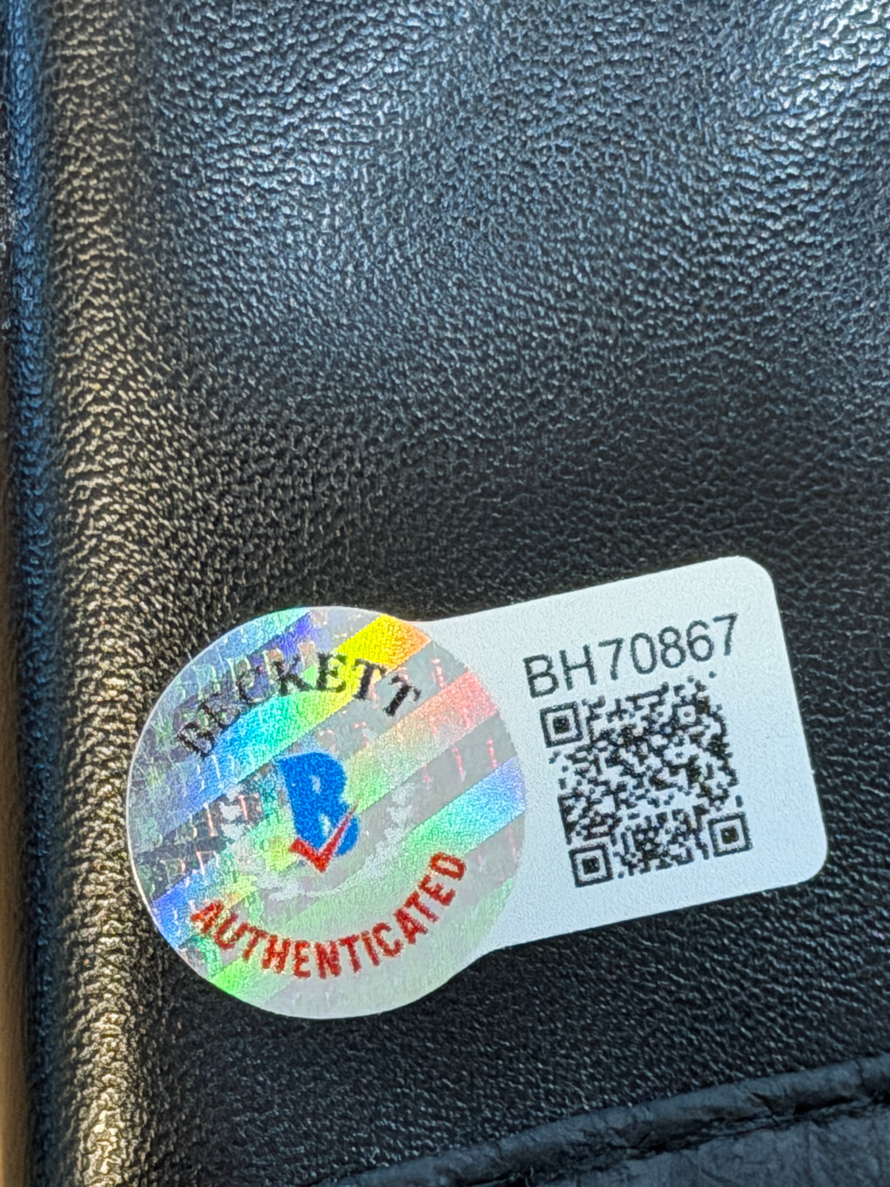 Alex “poatan” Pereira signed UFC glove with Beckett auth -with black shadowbox