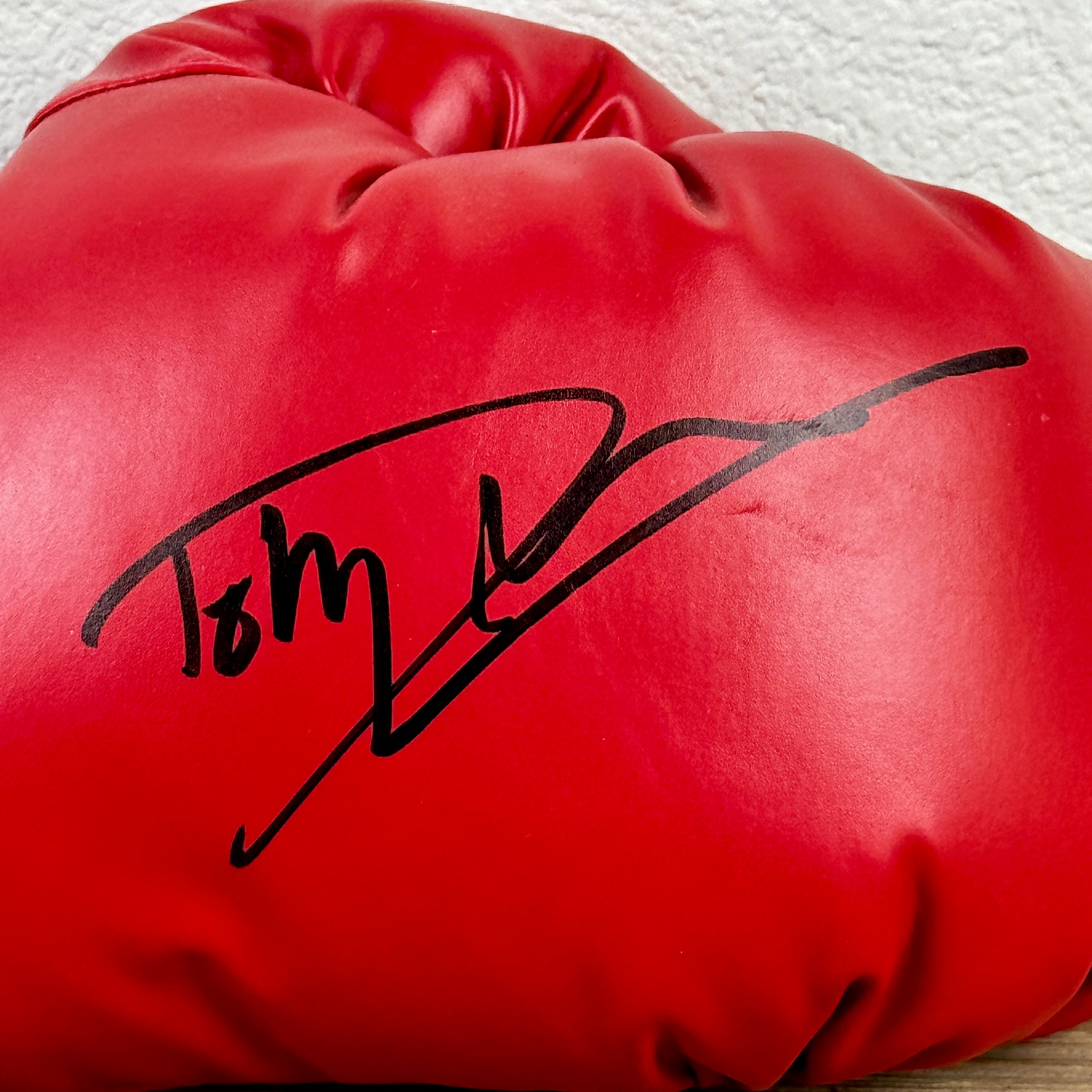 Dolph Lundgren signed Everlast red boxing glove PSA Authenticated