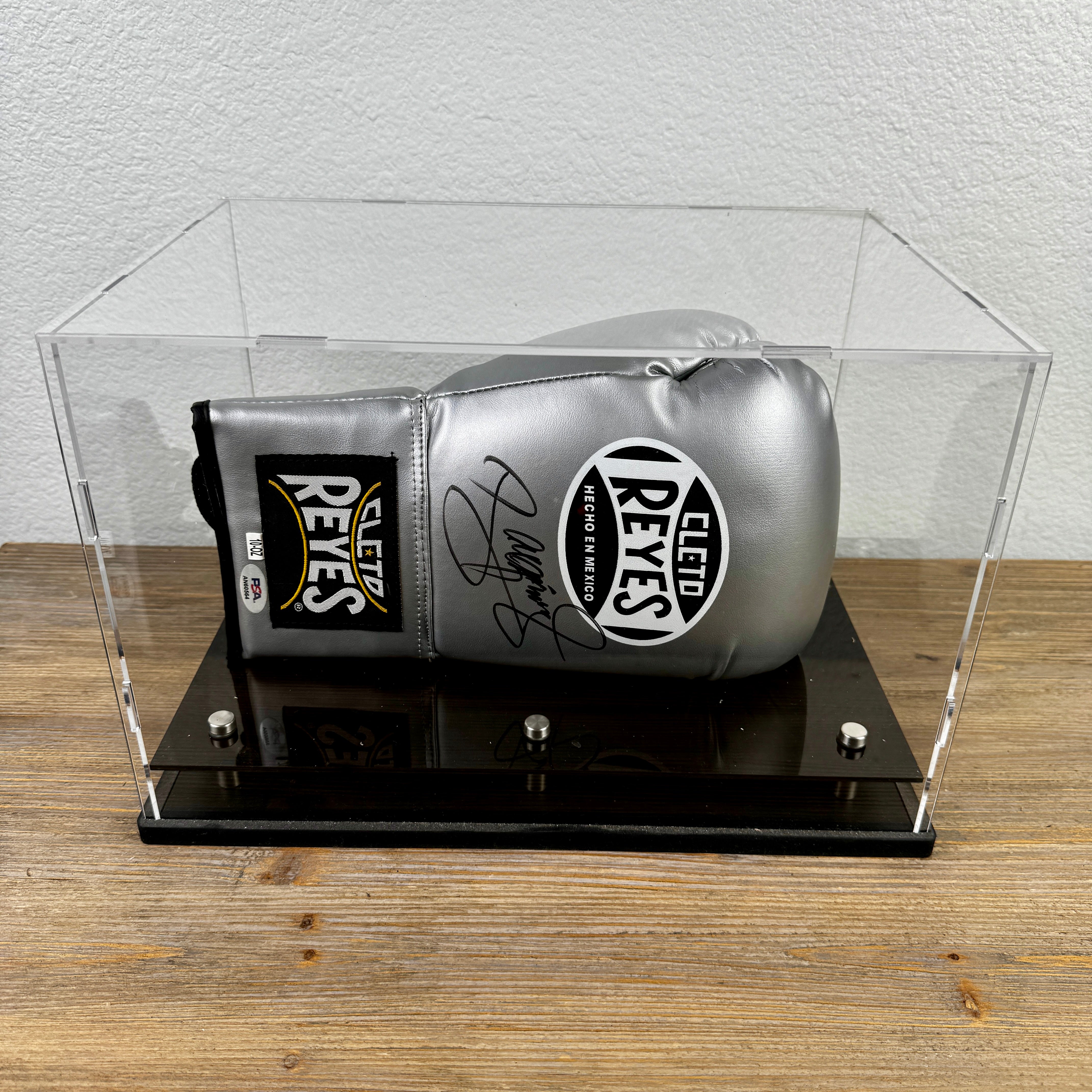 Manny Pacquiao signed Reyes silver boxing glove PSA Auth